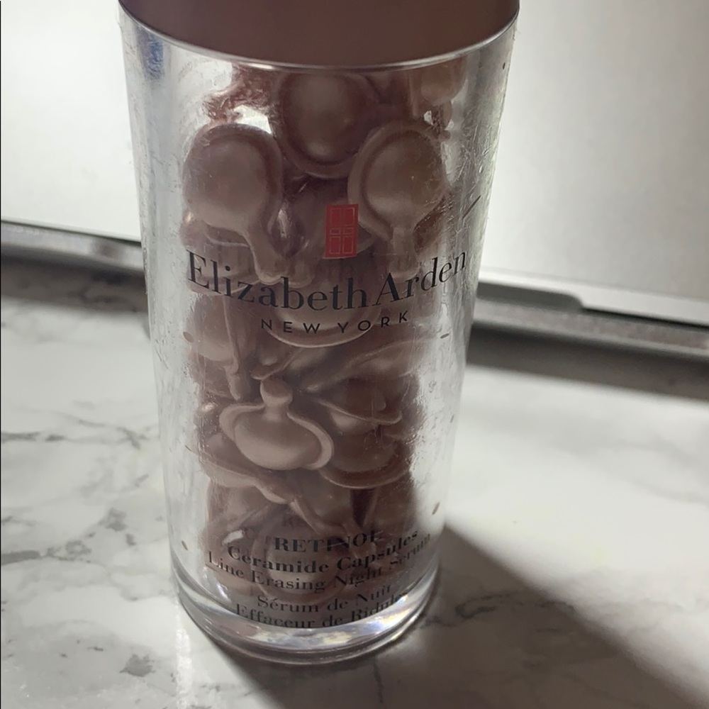 Elizabeth Arden retinol ceramide capsule
